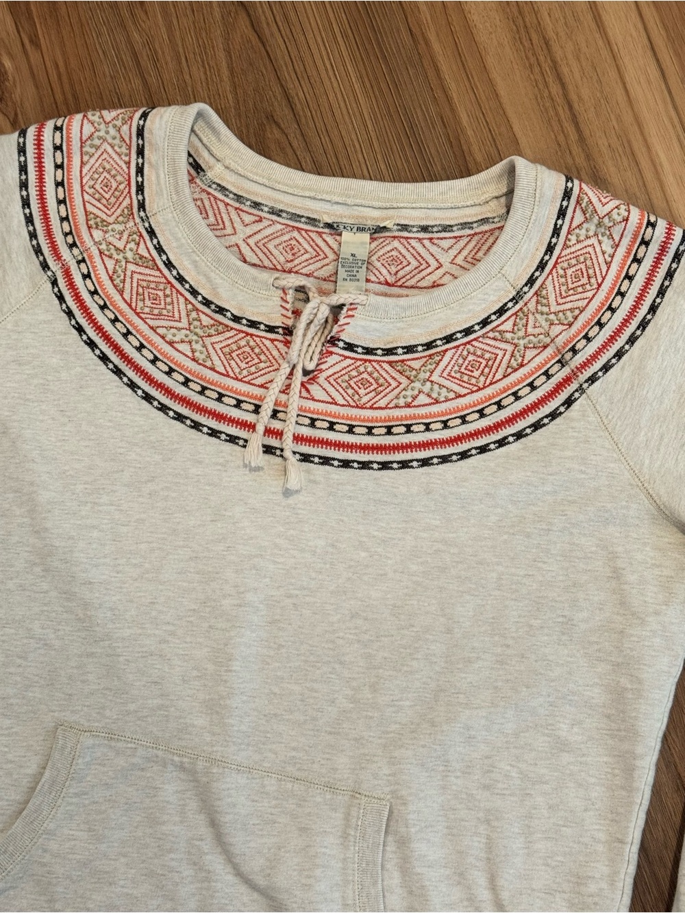 Lucky Brand Cream Sweatshirt Boho Southwest Tribal Aztec Folk Art Inspired Yoke - Picture 4 of 12